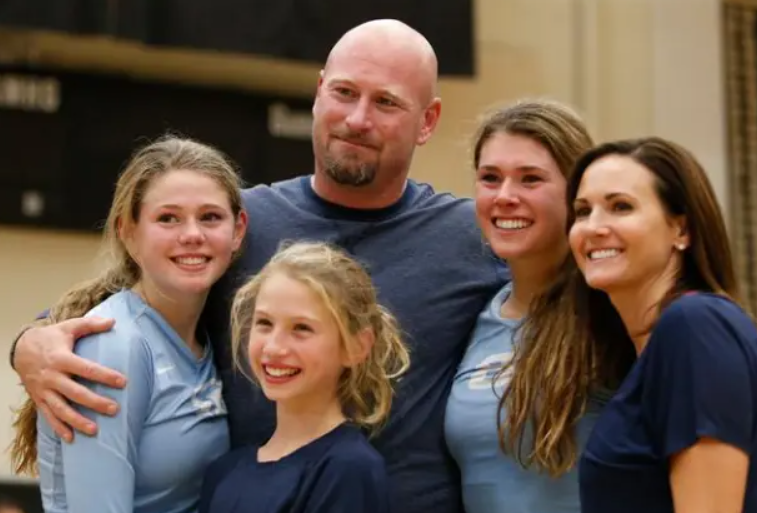 Trent Dilfer with his daughter and wife.