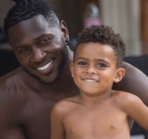 Antonio Brown with his kid