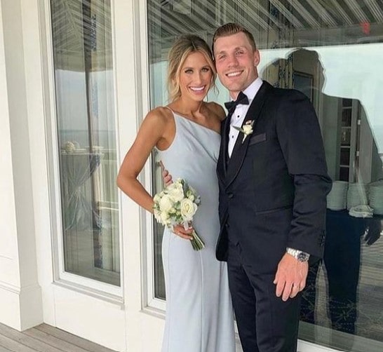 Casey Cizikas: Wedding Details And Married Life With Wife Kristy ...