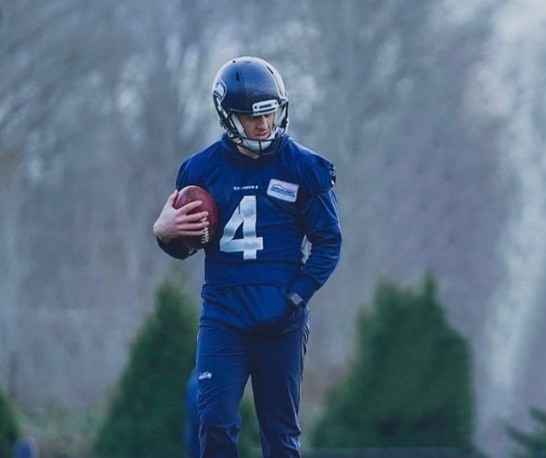 Who Is Gianni Outram (Michael Dickson Girlfriend)? Relationship Details ...