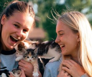 Polina Kudermetova And Sister Veronika Kudermetova 