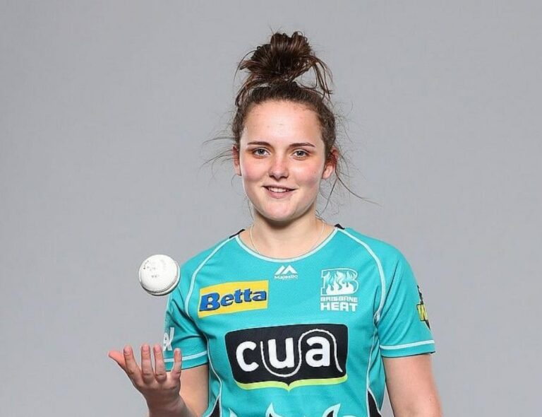 Amelia Kerr (Cricketer): Biography, Parents, Family, Net Worth (2023