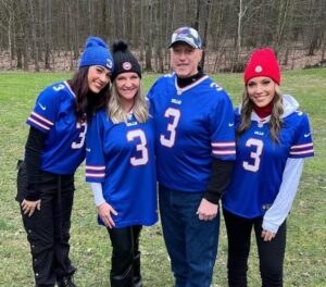 Jim Kelly with family