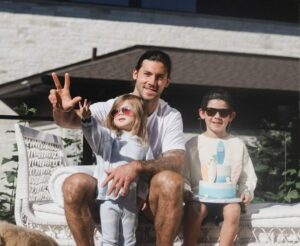 Kris Letang with his children