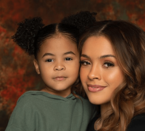 KK Dixon with her daughter