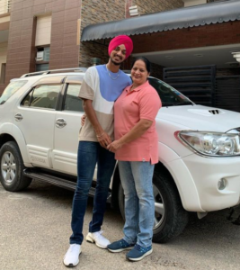 Arshdeep Singh with his Mom