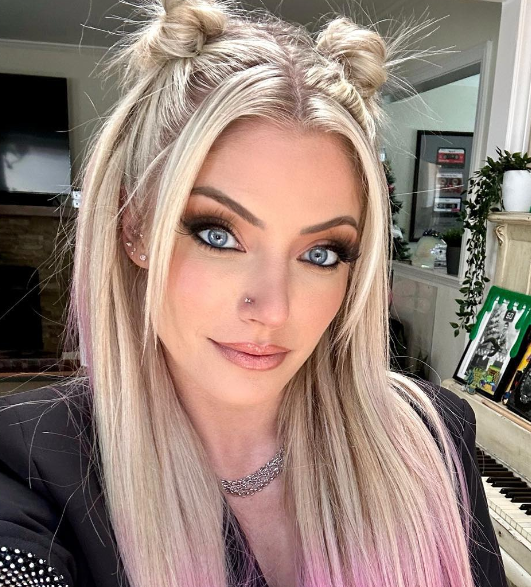 Who Is Alexa Bliss Baby Father? WWE Superstar announces her pregnancy