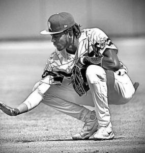 Are Elly De La Cruz and Oneil Cruz Related?