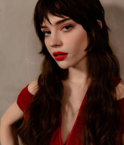 Sophie Thatcher Lip Transformation After Accident - Exclusive Update