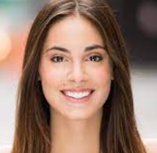 Kristen Vaganos: Age, Bio/Wiki, Career And More About New Molly Recast