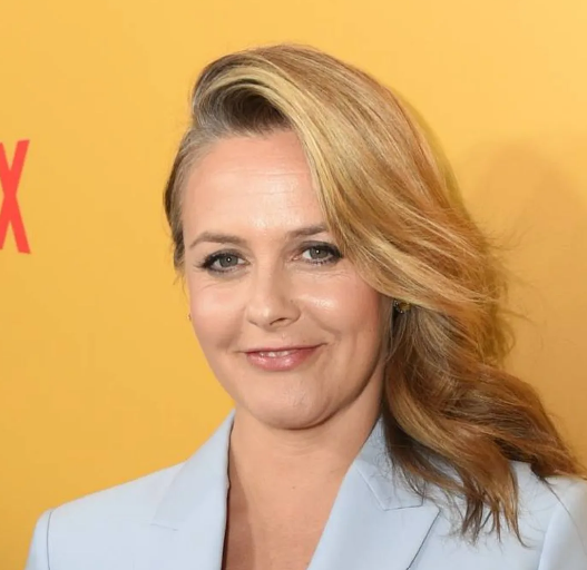 Alicia Silverstone Health Journey in 2023 Understanding Her Illness