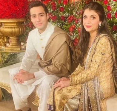 Meet Ayesha Saifur Rehman : Junaid Safdar Wife, Father, Mother And