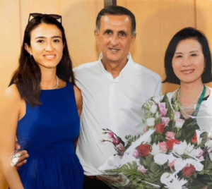 Noa Argamani with her parents