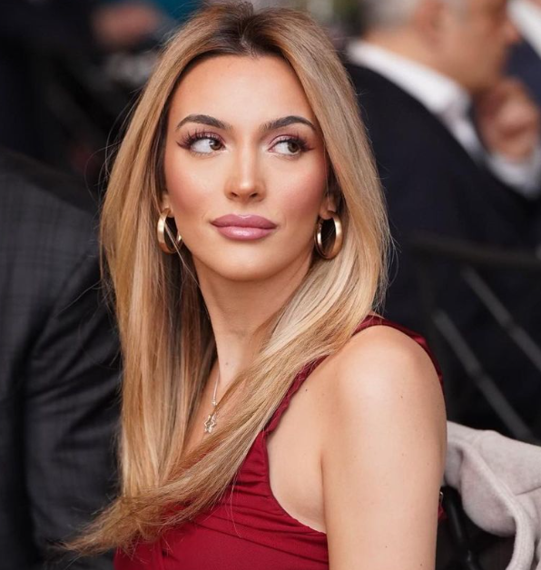 Emily Austin (Journalist) Family: Parents And Siblings, Relationship