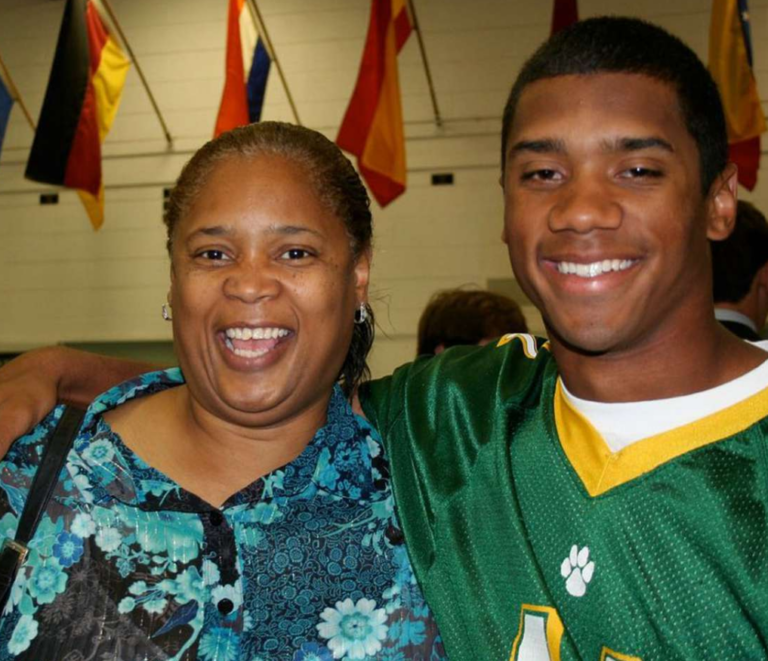 Russell Wilson's Faith: Is He Christian, Mormon, or IDS? Parents And ...