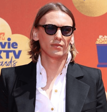 Jamie Campbell Bower: Siblings, Age Gap, Parents, Family, Personal Life