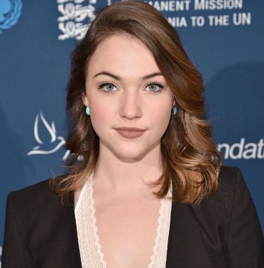 Violett Beane