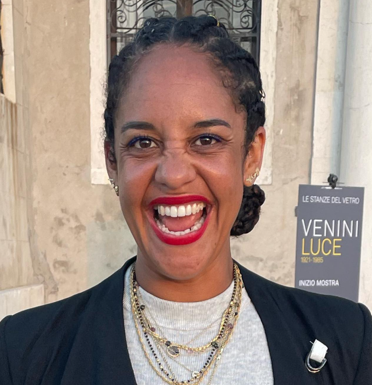 Exploring Aryn Drake-Lee: Net Worth, Wikipedia Bio, Husband, Kids And