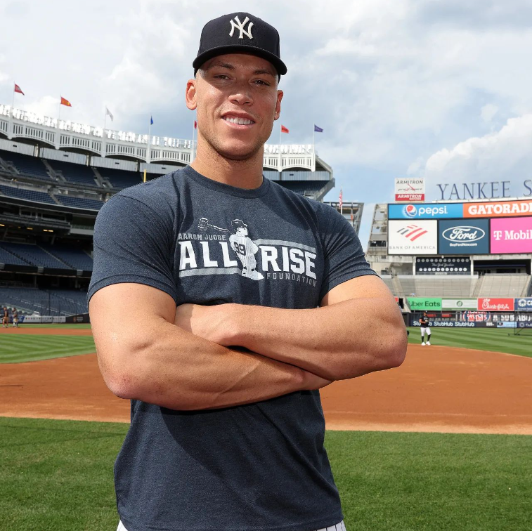 Rapper A Boogie Wit Da Hoodie Makes Headlines at New York Yankees Game ...