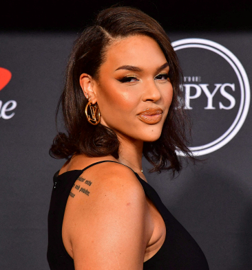 Liz Cambage: Bio, Parents, Net Worth, Ethnicity, Origin, Height, Weight