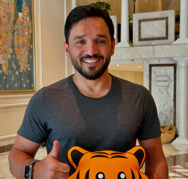 Gulbadin Naib: The Superhero of Afghanistan - Fans React to Match ...