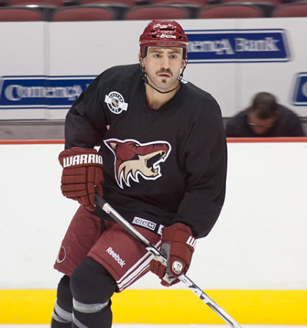 Paul Bissonnette's Montreal Canadiens Photo Ignites Bandwagoning Debate