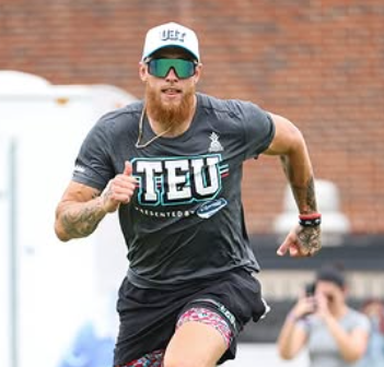 George Kittle’s Wife Reflects on Family Christmas Moments Before 49ers