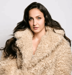 Elli AvrRam  