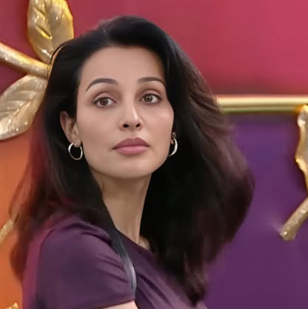 Flora Saini's Bio, Career, Movies, Personal Life, Awards and More
