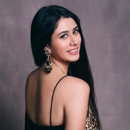 Warina Hussain Bio, Career, Movies, Family, Net Worth and More