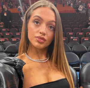 Woah Vicky (Victoria Waldrip)