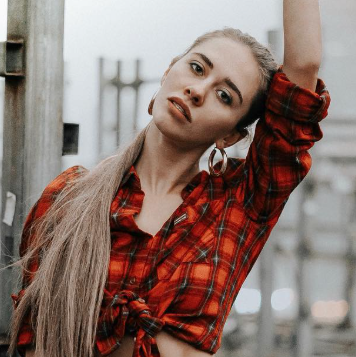 Angela Nikolau